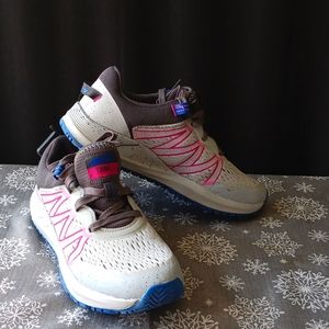 NWT AVIA ALL TERRAIN SHOES SIZE 10
